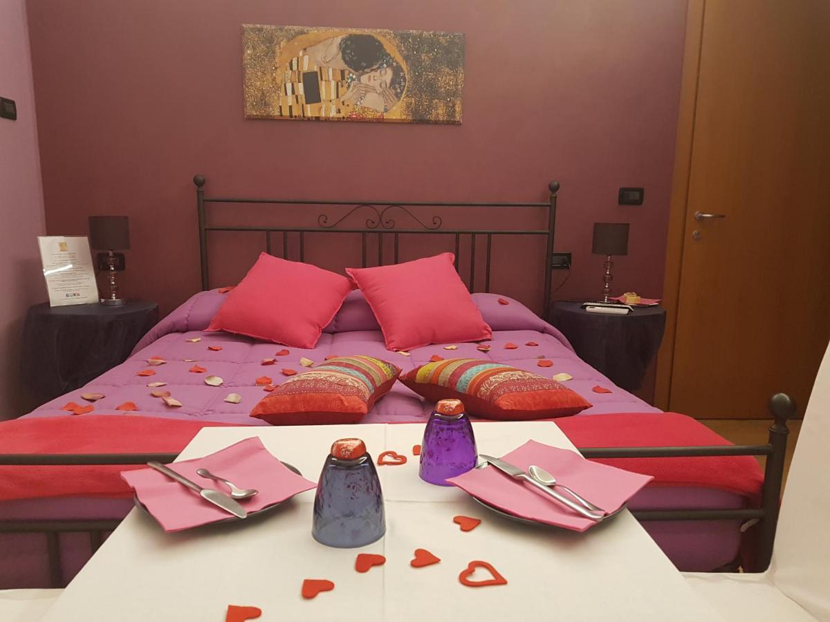 Ghiro Ghiotto Bed & Breakfast Pietra Ligure Exterior photo