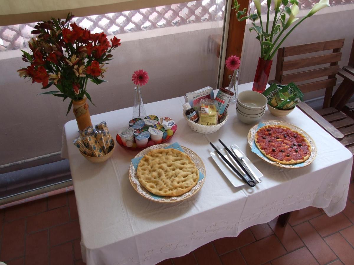 Ghiro Ghiotto Bed & Breakfast Pietra Ligure Exterior photo