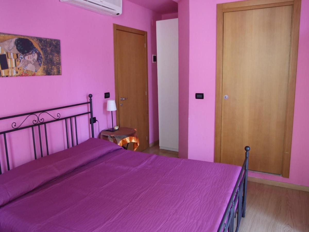 Ghiro Ghiotto Bed & Breakfast Pietra Ligure Exterior photo