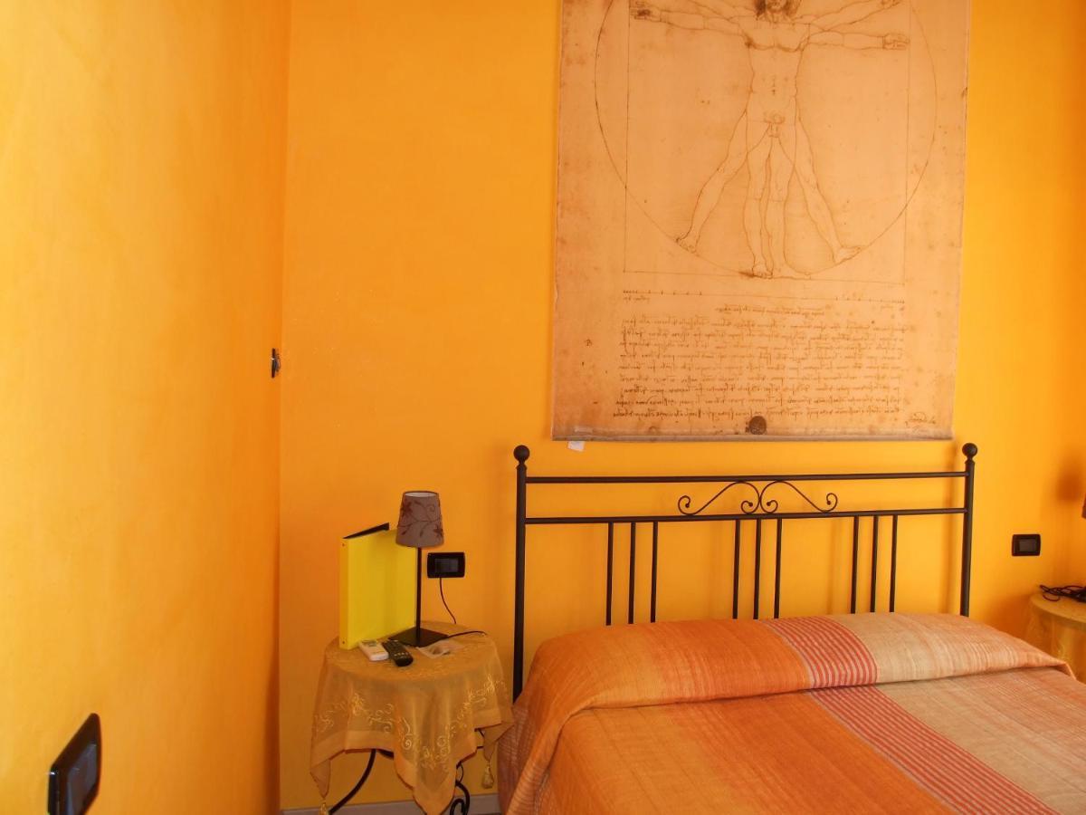 Ghiro Ghiotto Bed & Breakfast Pietra Ligure Exterior photo
