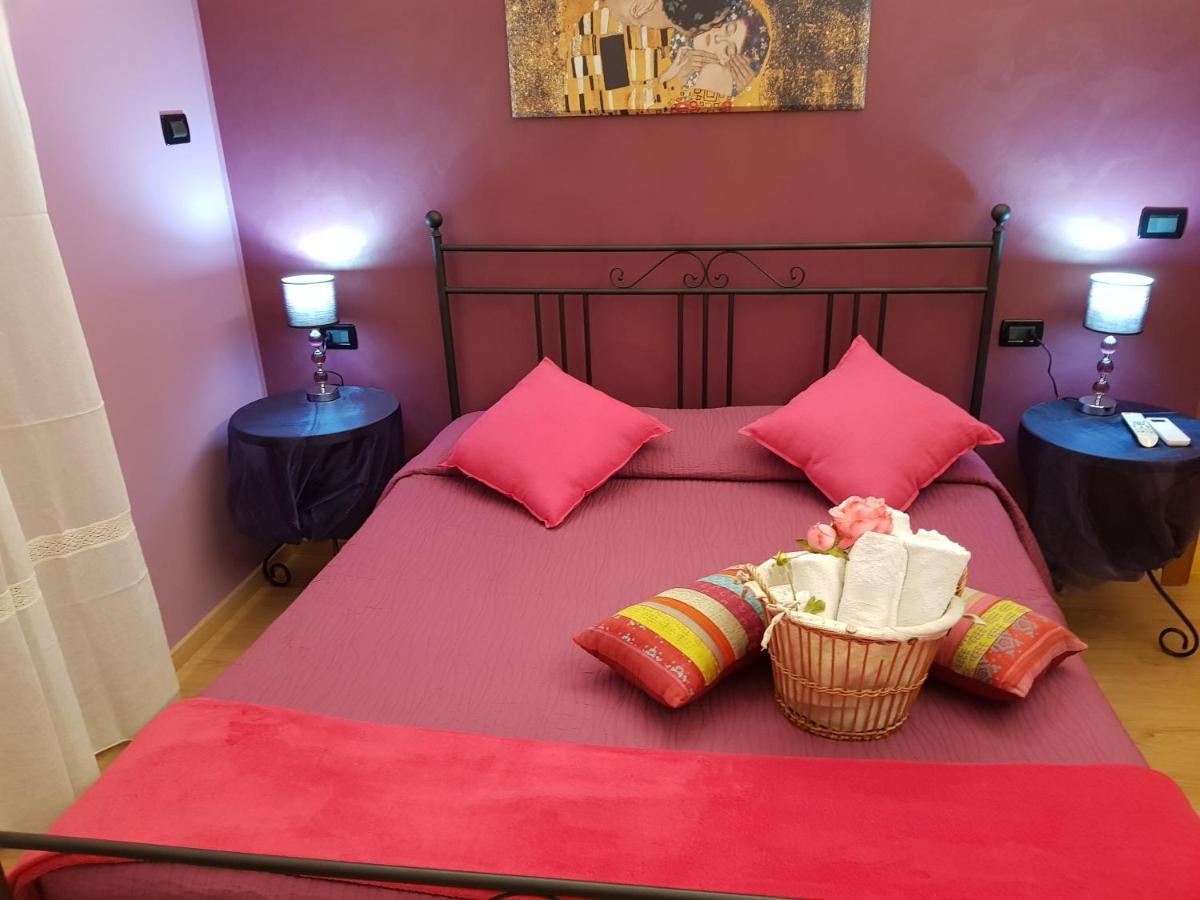 Ghiro Ghiotto Bed & Breakfast Pietra Ligure Exterior photo