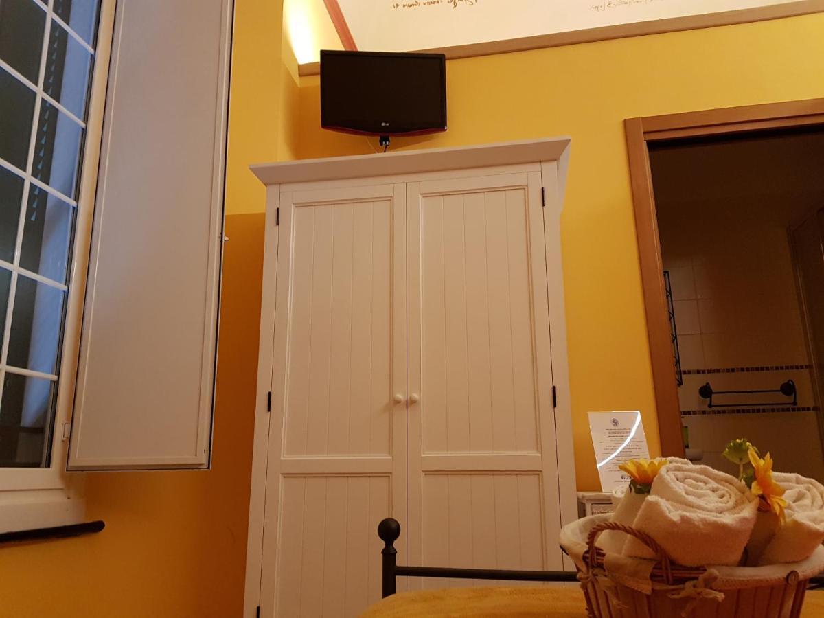 Ghiro Ghiotto Bed & Breakfast Pietra Ligure Exterior photo