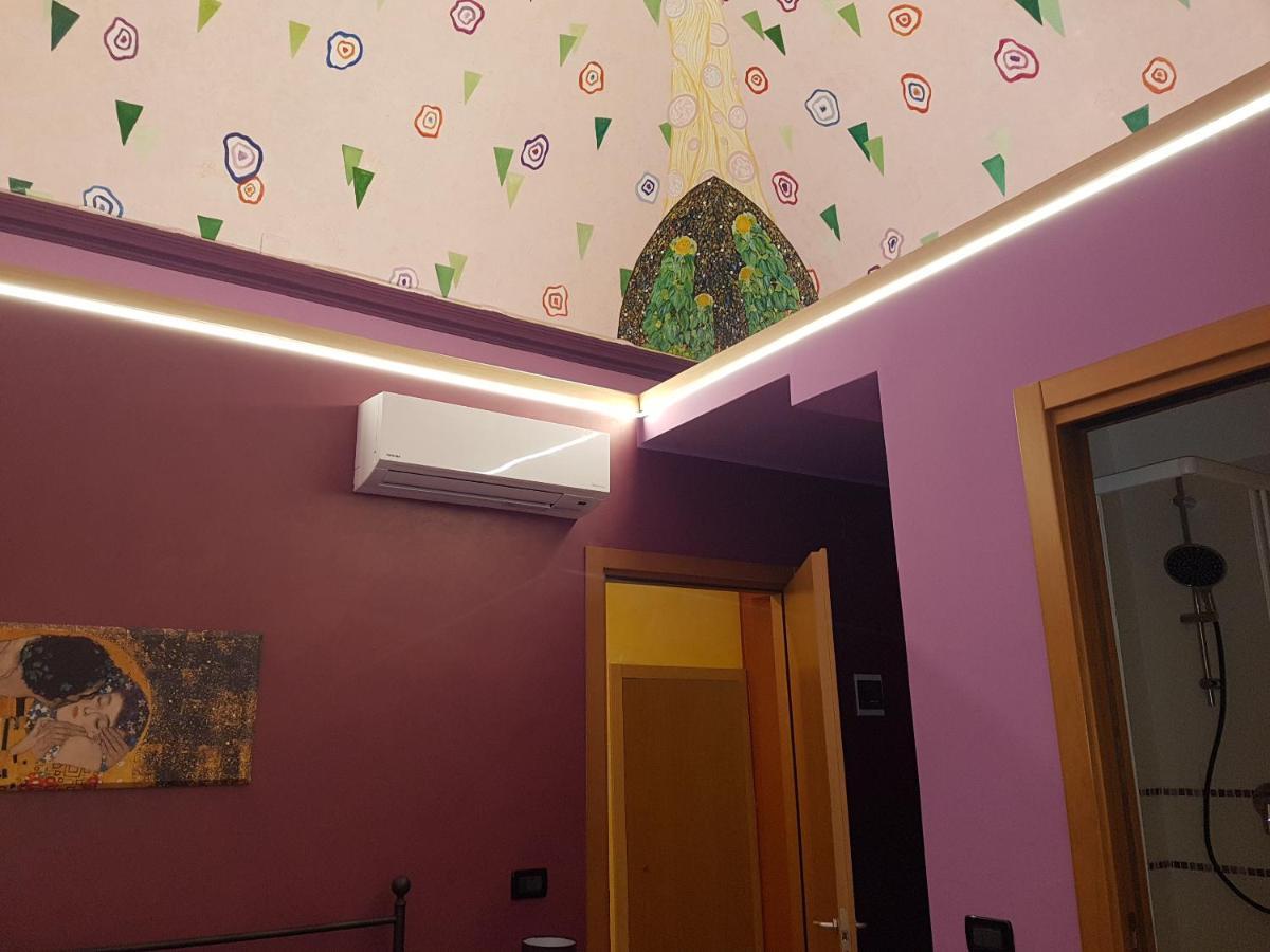 Ghiro Ghiotto Bed & Breakfast Pietra Ligure Exterior photo