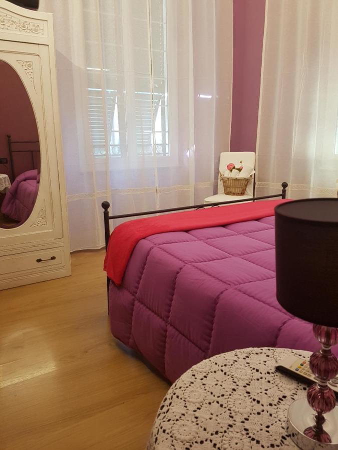 Ghiro Ghiotto Bed & Breakfast Pietra Ligure Exterior photo